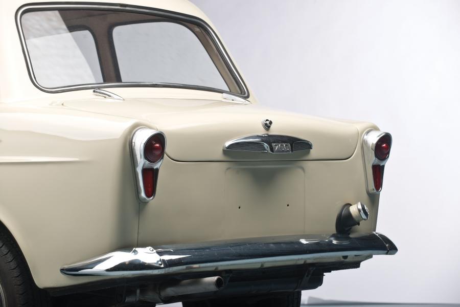 Детали экстерьера Glas Isard T700 1958 года  (фото 6 из 12)